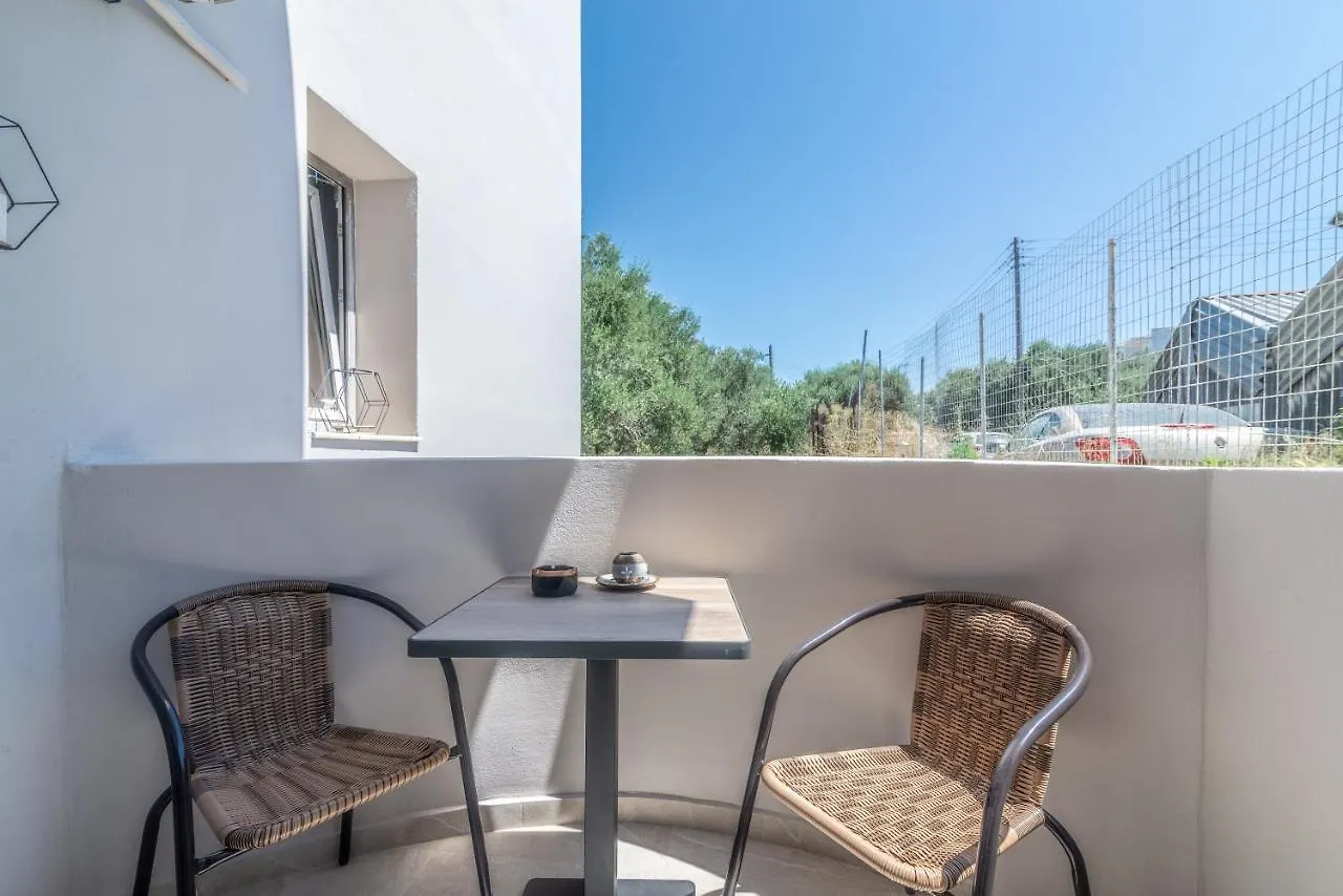 Elegant Suite 4 Near The Beach Gazi Apartment