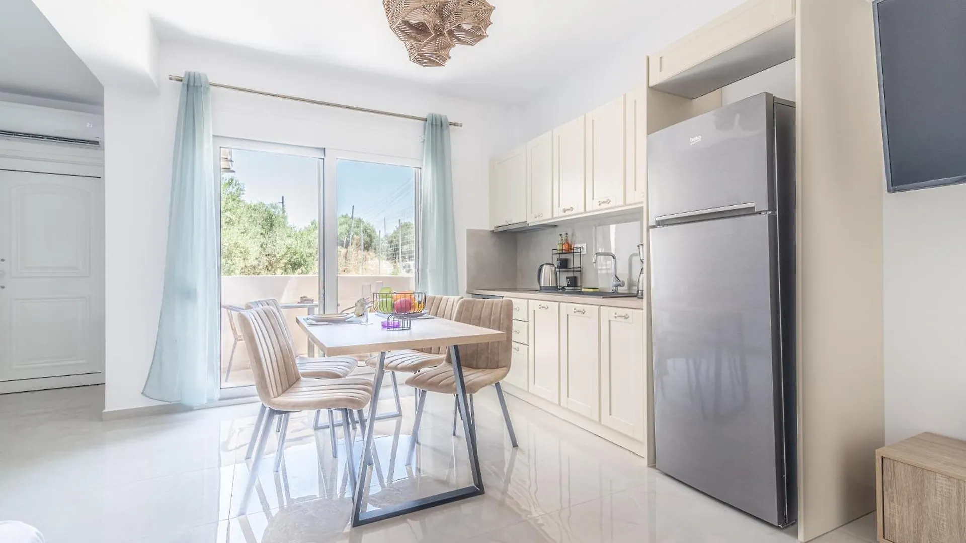 Apartment Elegant Suite 4 Near The Beach Gazi