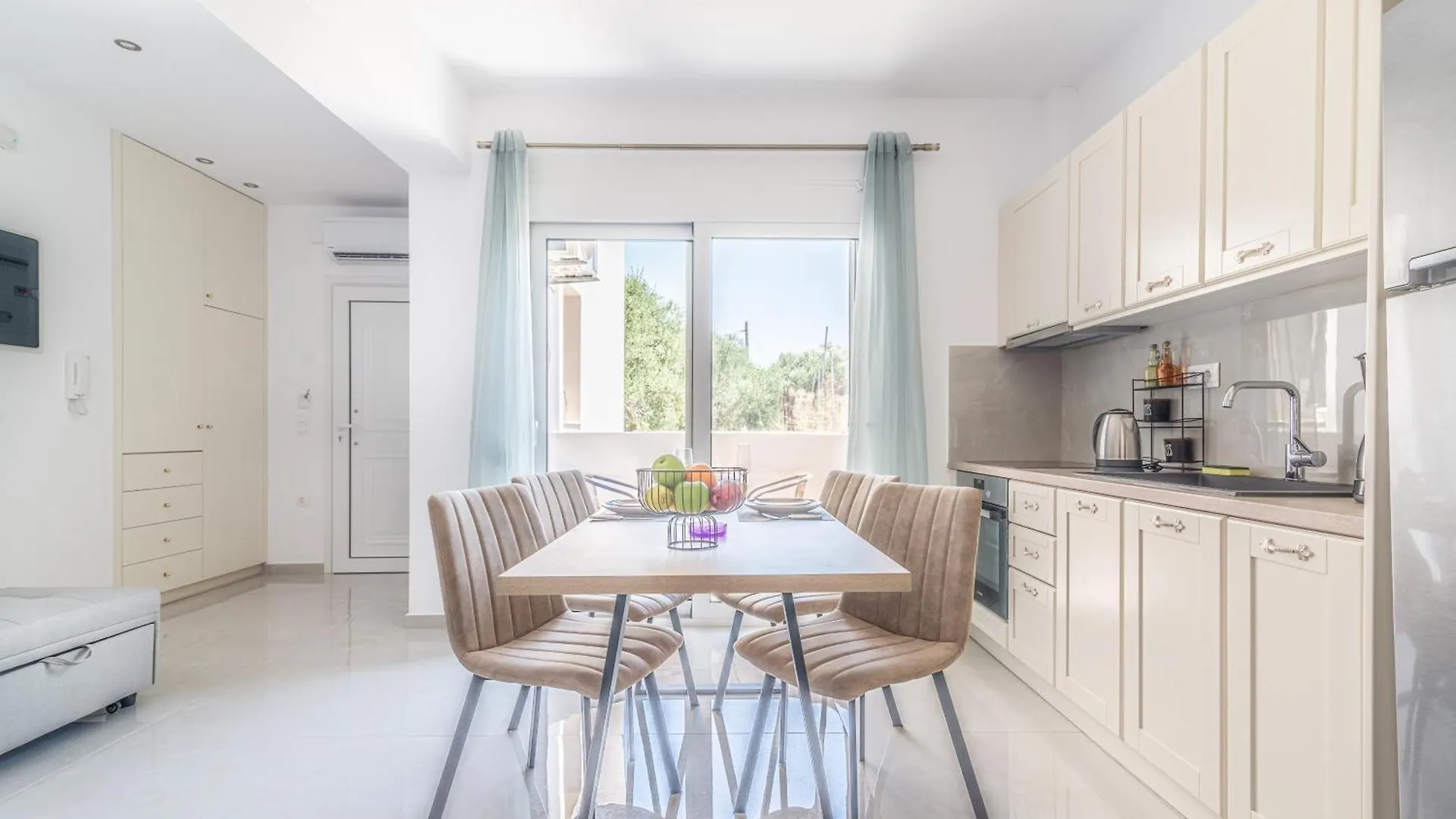 Apartment Elegant Suite 4 Near The Beach Gazi